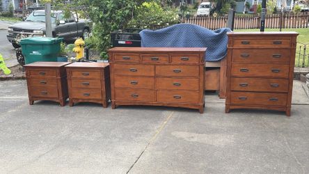 Bedroom set