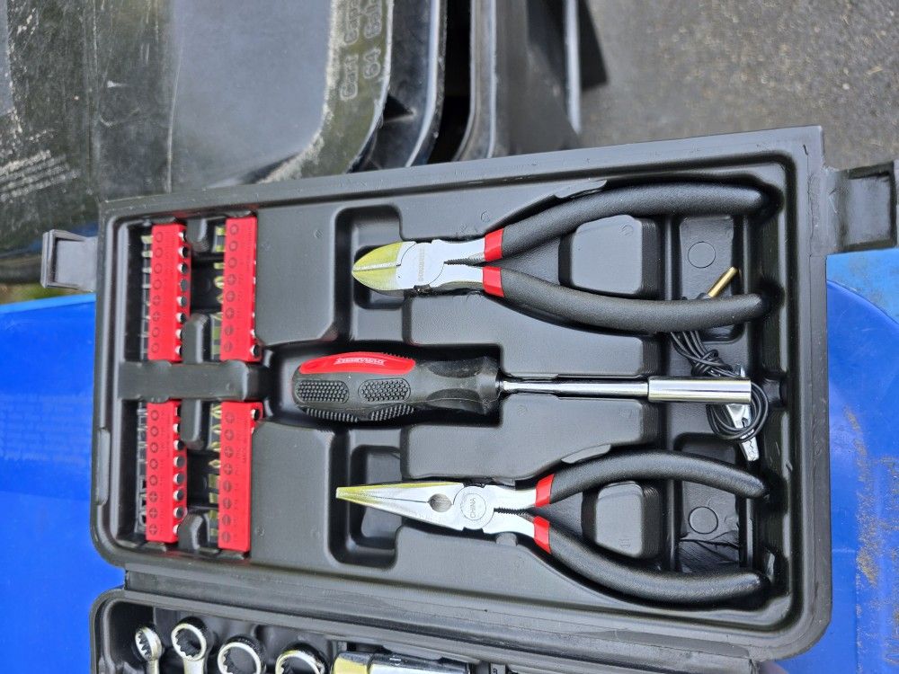 Durabuilt 101-piece Mechanics Tool