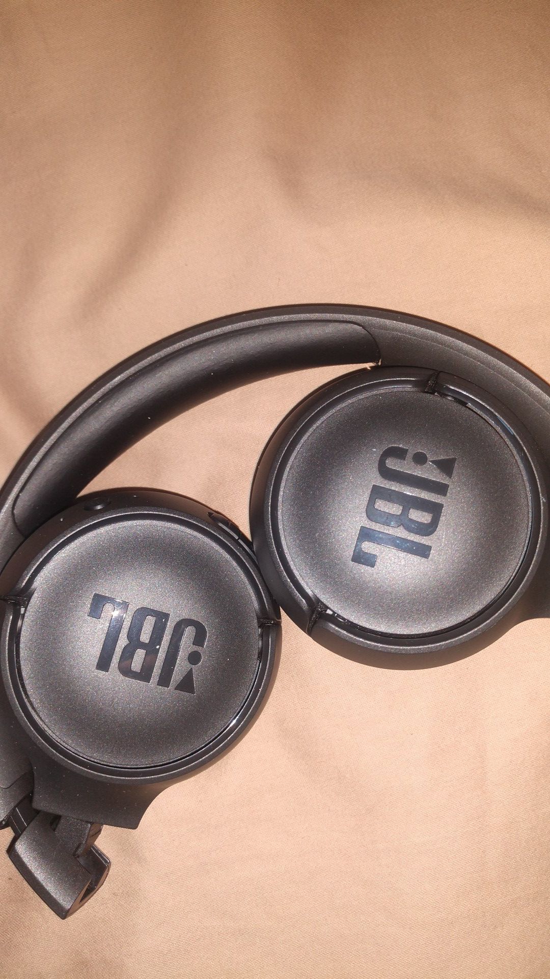 JBL Bluetooth Headphones( noise cancelling)