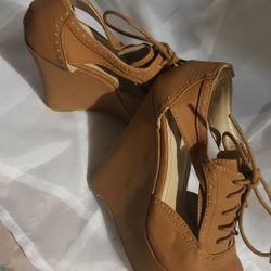 Ladies Wedges Sz 8