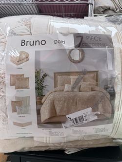Bruno Gold 7-Piece Comforter Set brand new
