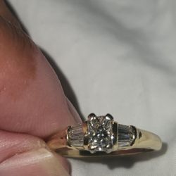 Diamond RING.  SIZE 7 1/2