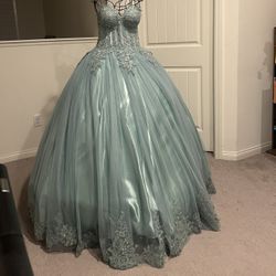 Green Quince/Prom/Sweet 16/Debut Dress