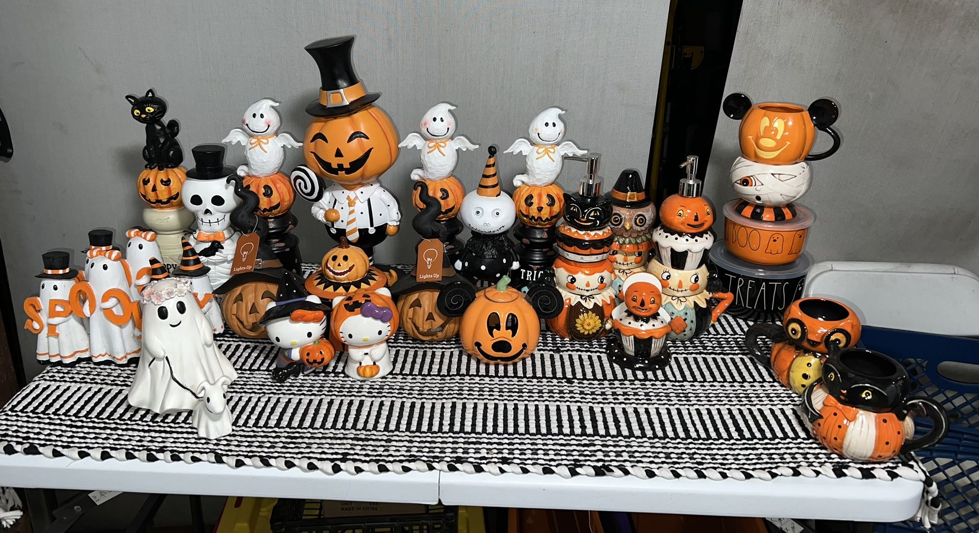 Halloween Decor Sale