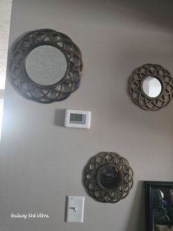 3 pieced mirror wall decoration