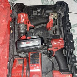 Milwaukee M18 FUEL 2-Tool Combo Kit – Drill & Impact + Battery + Charger + Case Missing One Bat
