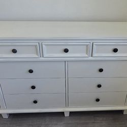 Coaster Carolina 9 Drawer Dresser Antique White 222873