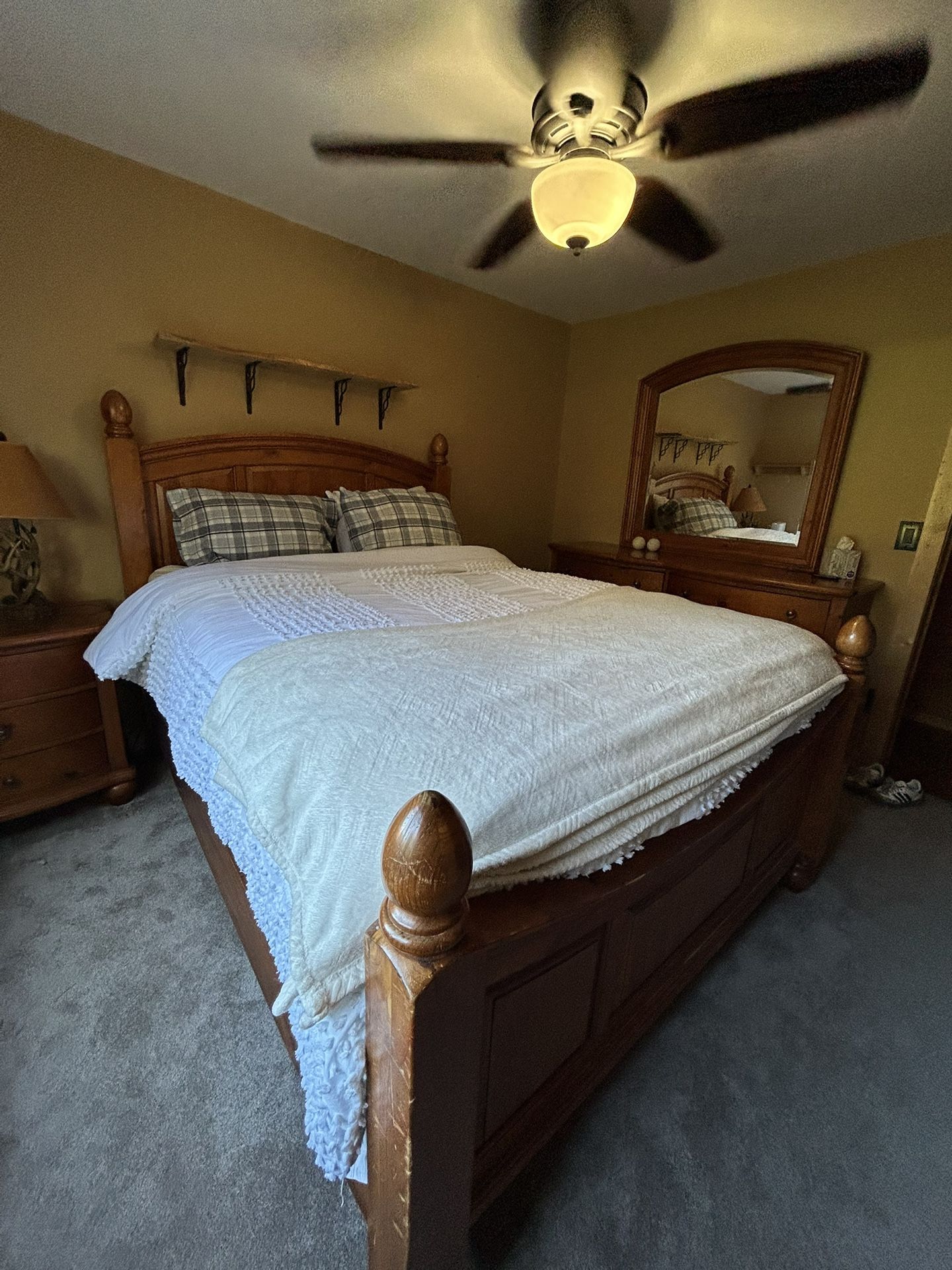 Queen Bedroom Set!