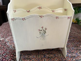 Hand painted Magazine Holder