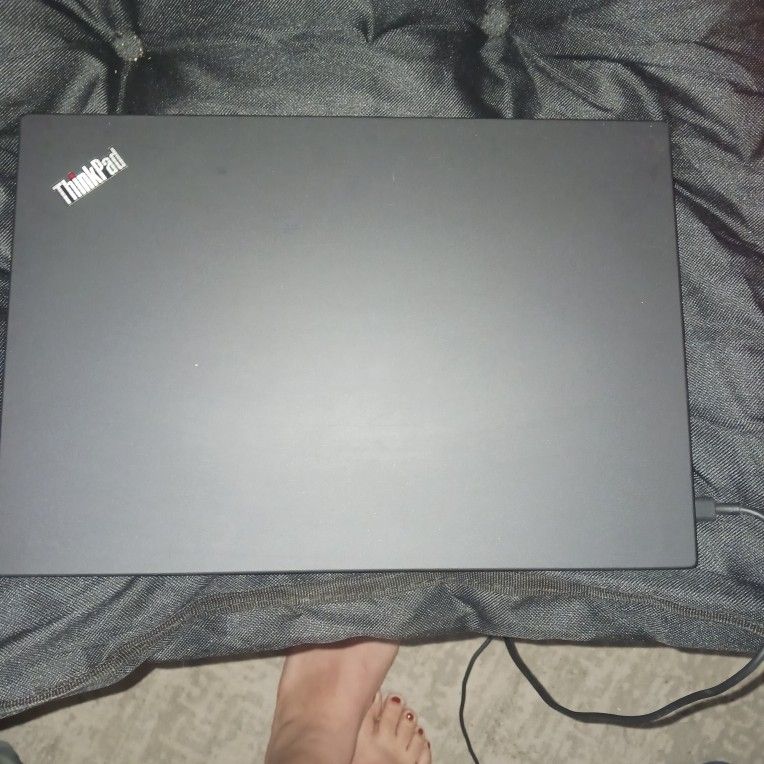 Lap Top Lenovo T495