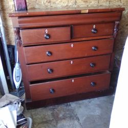 5 Drawer Dresser 