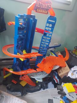 Hot wheels ultimate garage