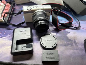 Canon EOS M200 White 24.1 MP Mirrorless Camera w/ 15-45mm lens & neewer uv lens