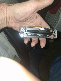 Knives  Leatherman, Signal