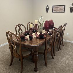 8 Chair Oakwood Table & Hutch