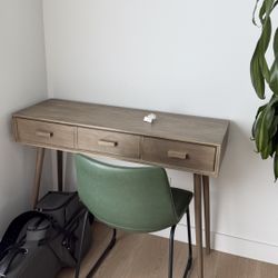 Console table. Excellent Condition