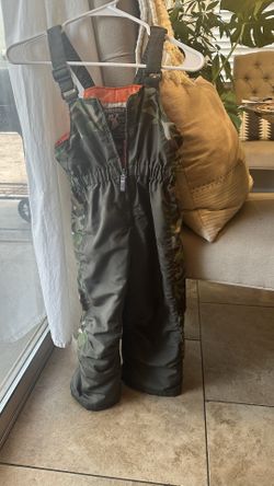 Snow Suit Size S (4 )
