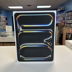 iPad Pro 13inch M4 256GB LTE Unlocked with Apple Care till Dec 2025