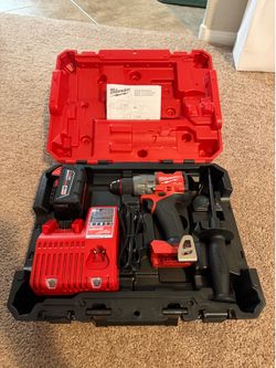 Milwaukee Fuel drill w/ case , 1 battery and charger pack