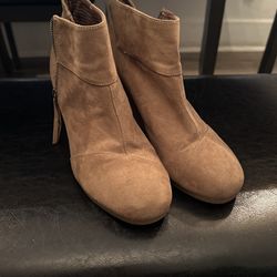 Women’s Designer Shoes (Size 10)