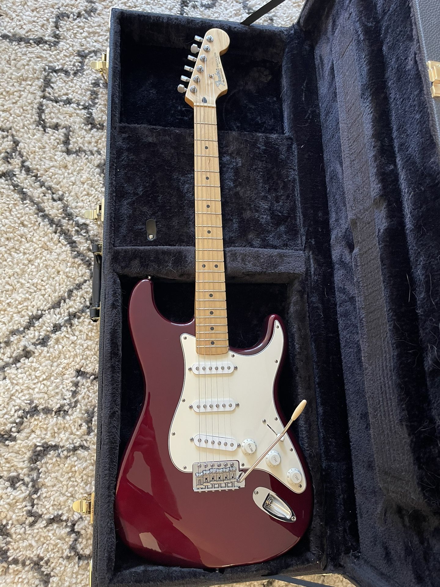 Fender Stratocaster SSS Wine Red