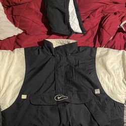 VINTAGE NIKE BOMBER JACKET (size L) 