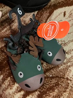 $5, New Toddler slippers size 6