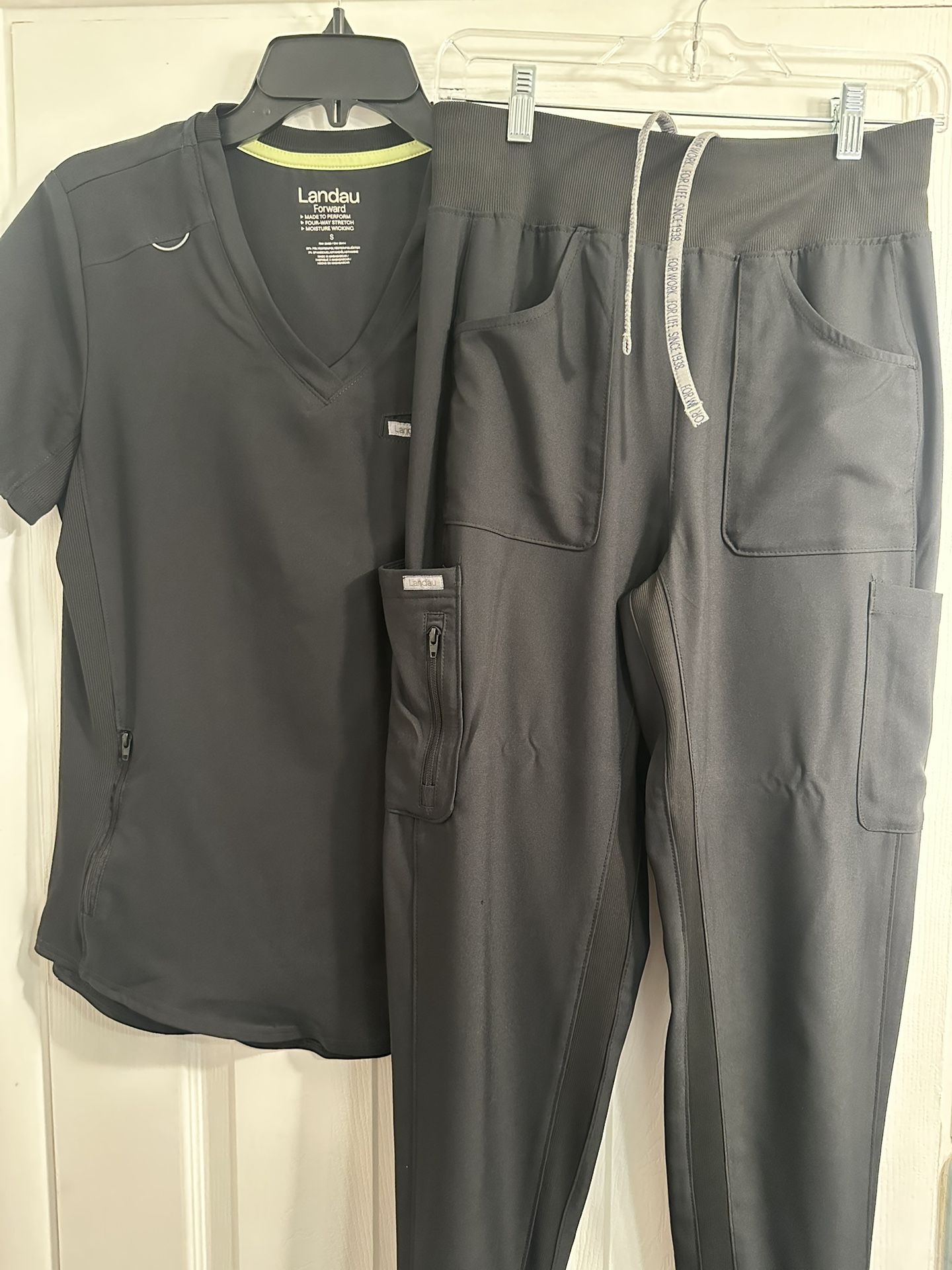 Landau Forward Scrub Set