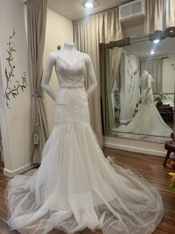 Brand new wedding dress size 6 to 8
