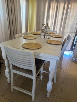 Dinning table farm house $350
