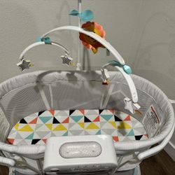 Fisher-Price Soothing Motions Bassinet,