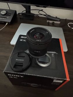 Sony E 11mm F1.8 Lens