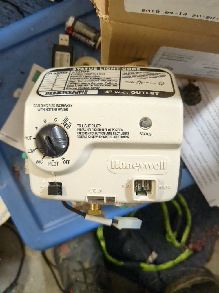 HONEYWELL HOT WATER HEATER CONTROL for Sale in Hesperia, CA
