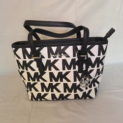 MICHAEL KORS Black & White Tote w/ MK Motif