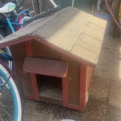 Smoll House Dog 
