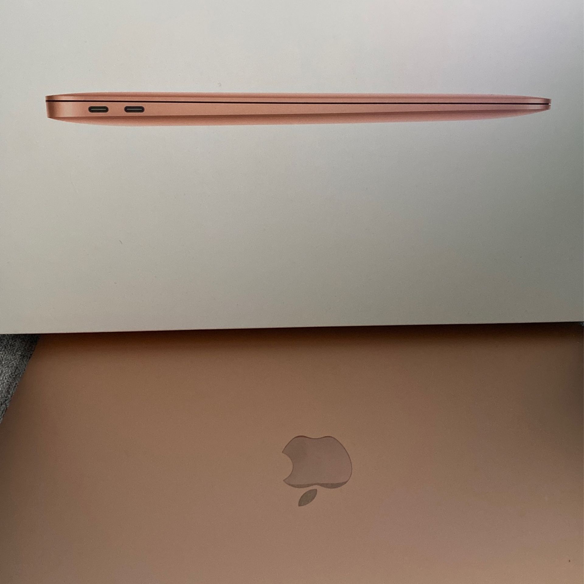 MacBook Air 13 inch Gold 128GB