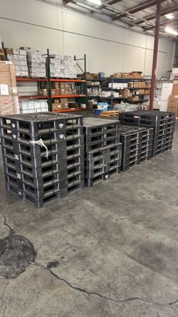 Used plastic pallets