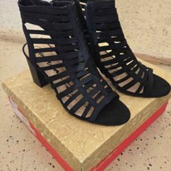 American Rage Heels, Size 7M