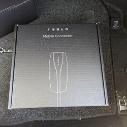 Tesla Mobile Connector