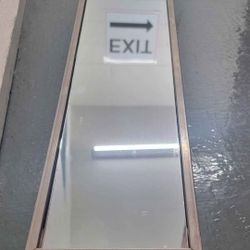 Tabletop mirror