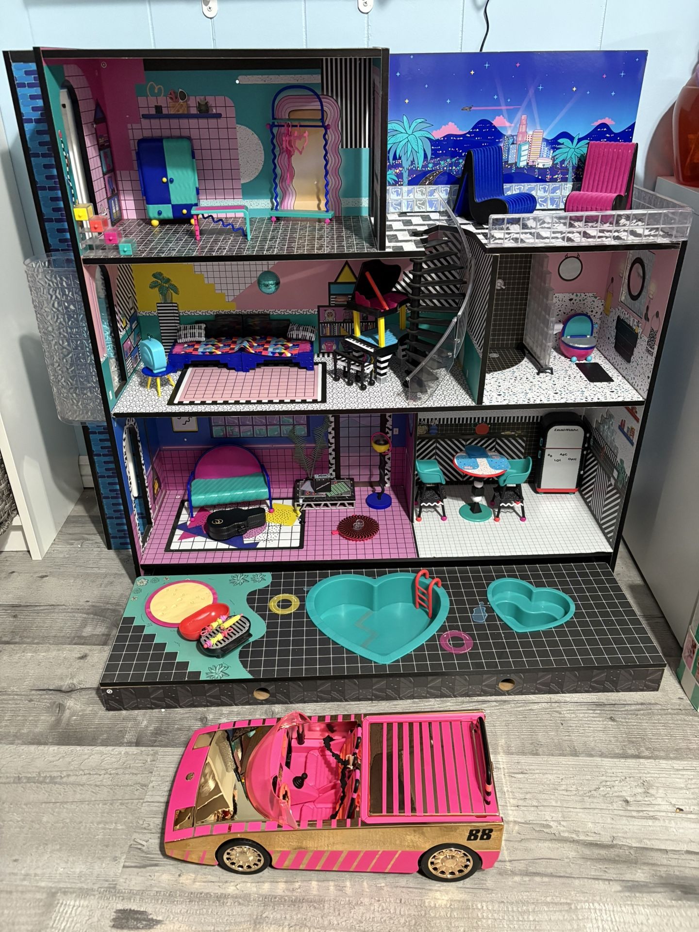 LOL Surprise Dollhouse & Playset-The Ultimate Doll World