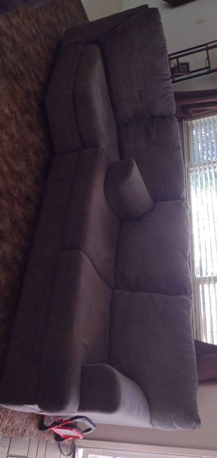 Sectional Couches 