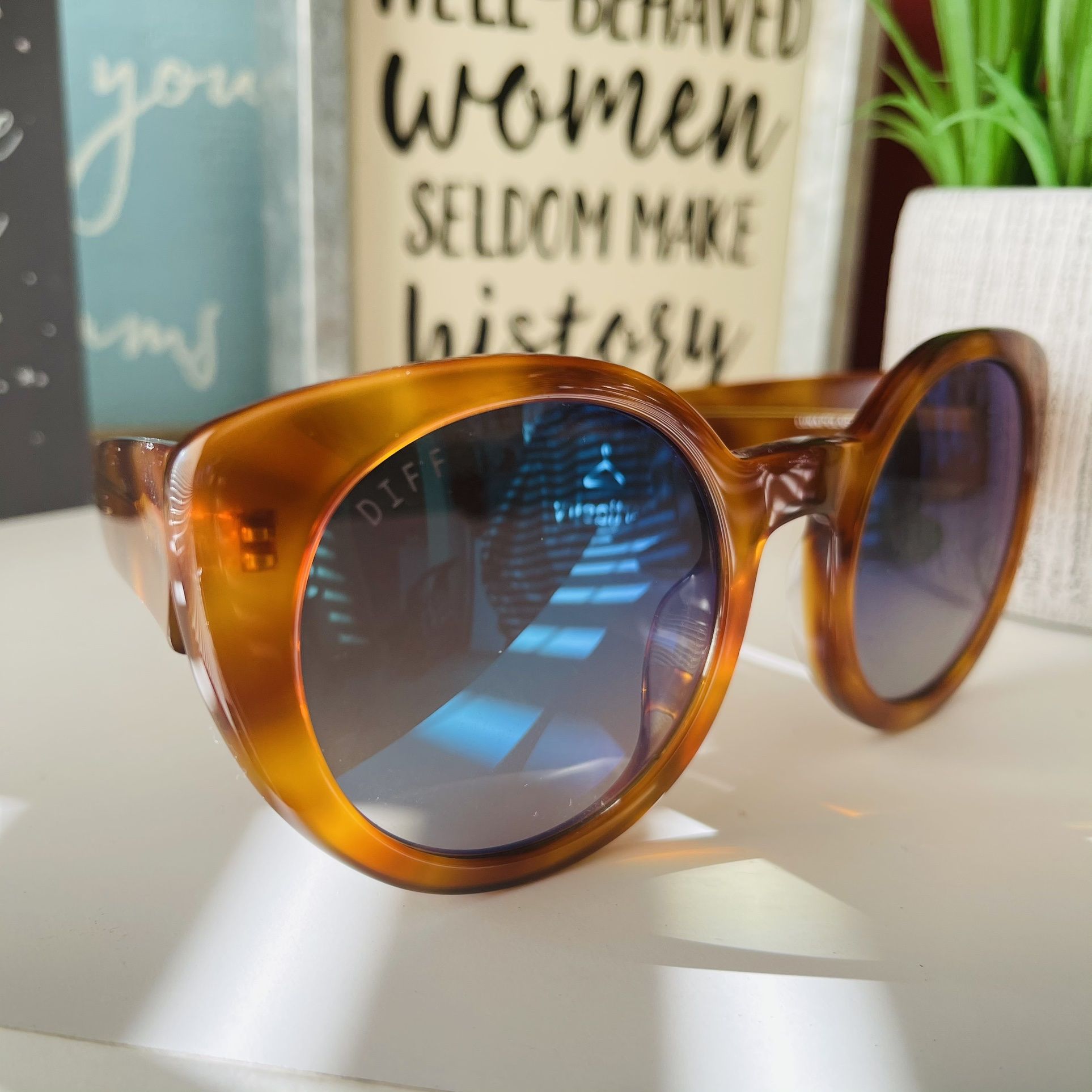 DIFF Luna Sunglasses