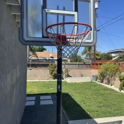 Lifetime 44” Adjustable Basketball Hoop – Great Condition
