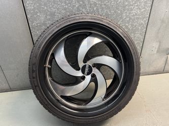 Set of 4 Strada Alloy Wheels with Tires