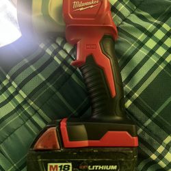 Milwaukee M18 LED Flashlight With XC 3.0 Battery 