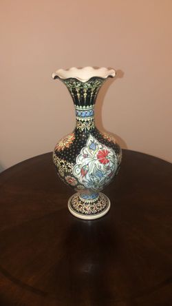 Beautiful hand crafted vase!!