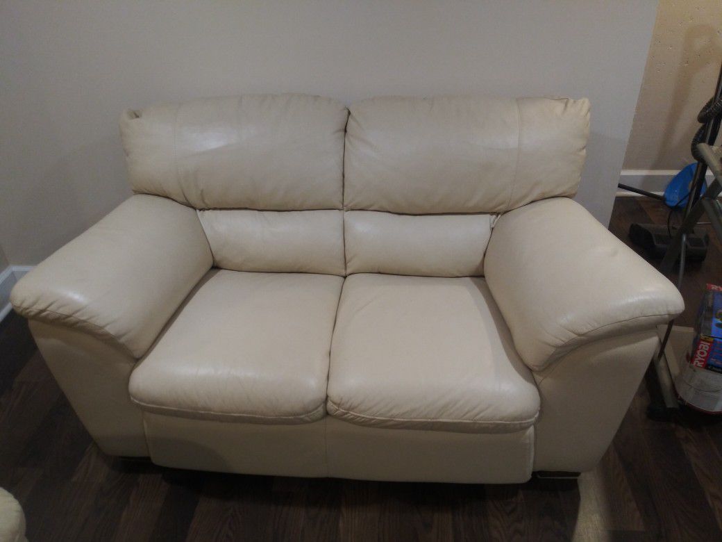 Loveseat, Recliner with ottman table with 4 chairs