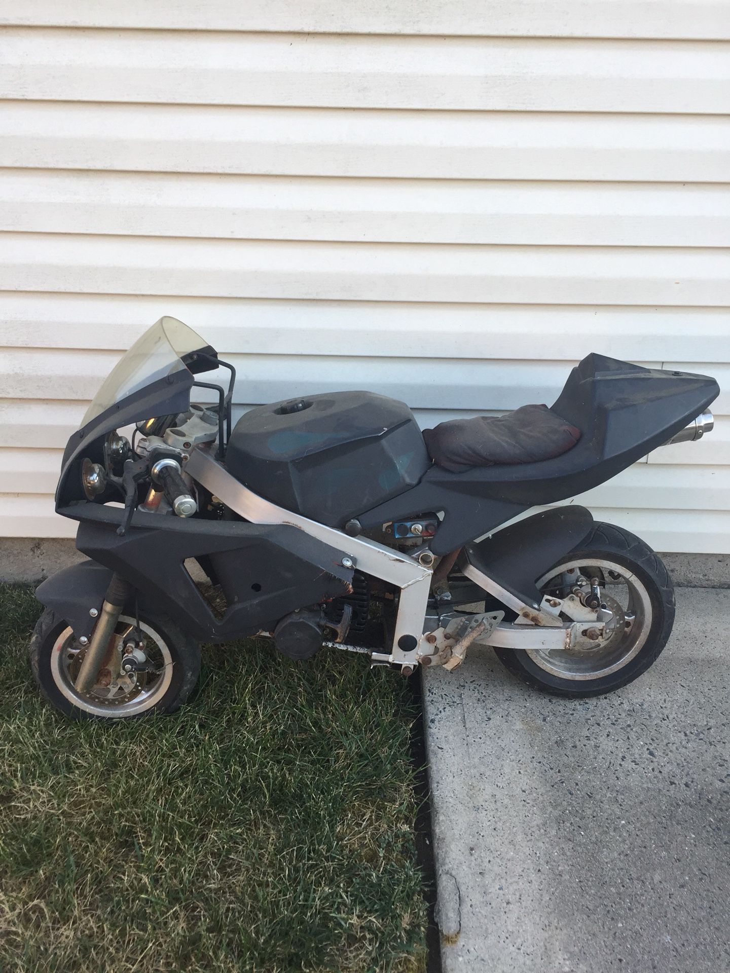 Mini crotch rocket motorcycle dirt bike 50cc
