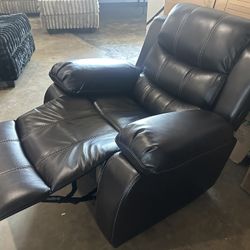 🔥 Chocolate Brown Recliner – Firm Comfort & Ultimate Relaxation 🔥